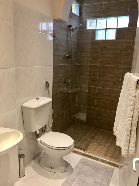 Bed And Breakfast Residencial Maravilha Mindelo Exterior photo